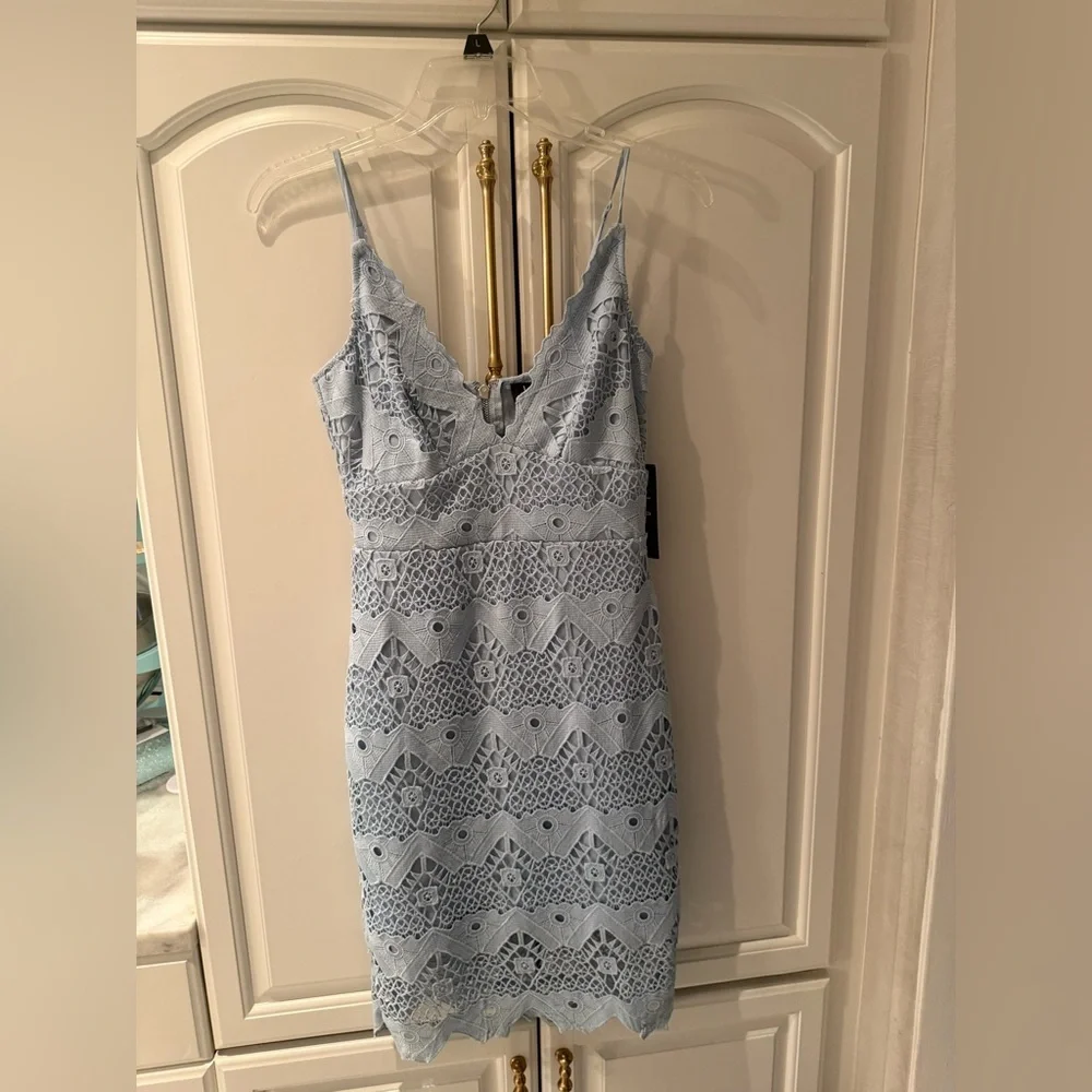 Lulus Lace crochet baby Blue Dress NWT - Picture 4 of 5